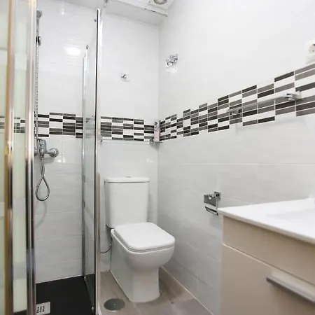 Apartamento En Calle Mendoza - Zona Huelin & 300 Mts De La Playa Apartment Malaga