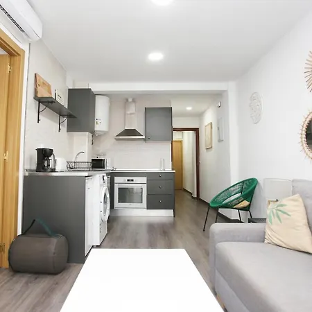 Apartamento En Calle Mendoza - Zona Huelin & 300 Mts De La Playa Apartment Malaga