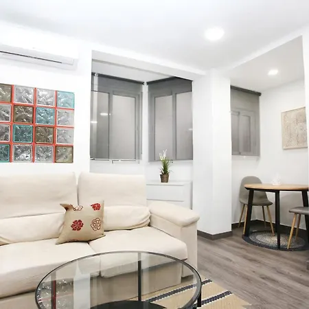 Apartamento En Calle Mendoza - Zona Huelin & 300 Mts De La Playa Apartment Malaga