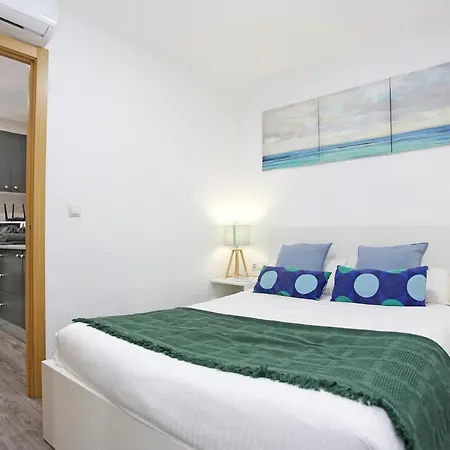 Apartamento En Calle Mendoza - Zona Huelin & 300 Mts De La Playa Apartman